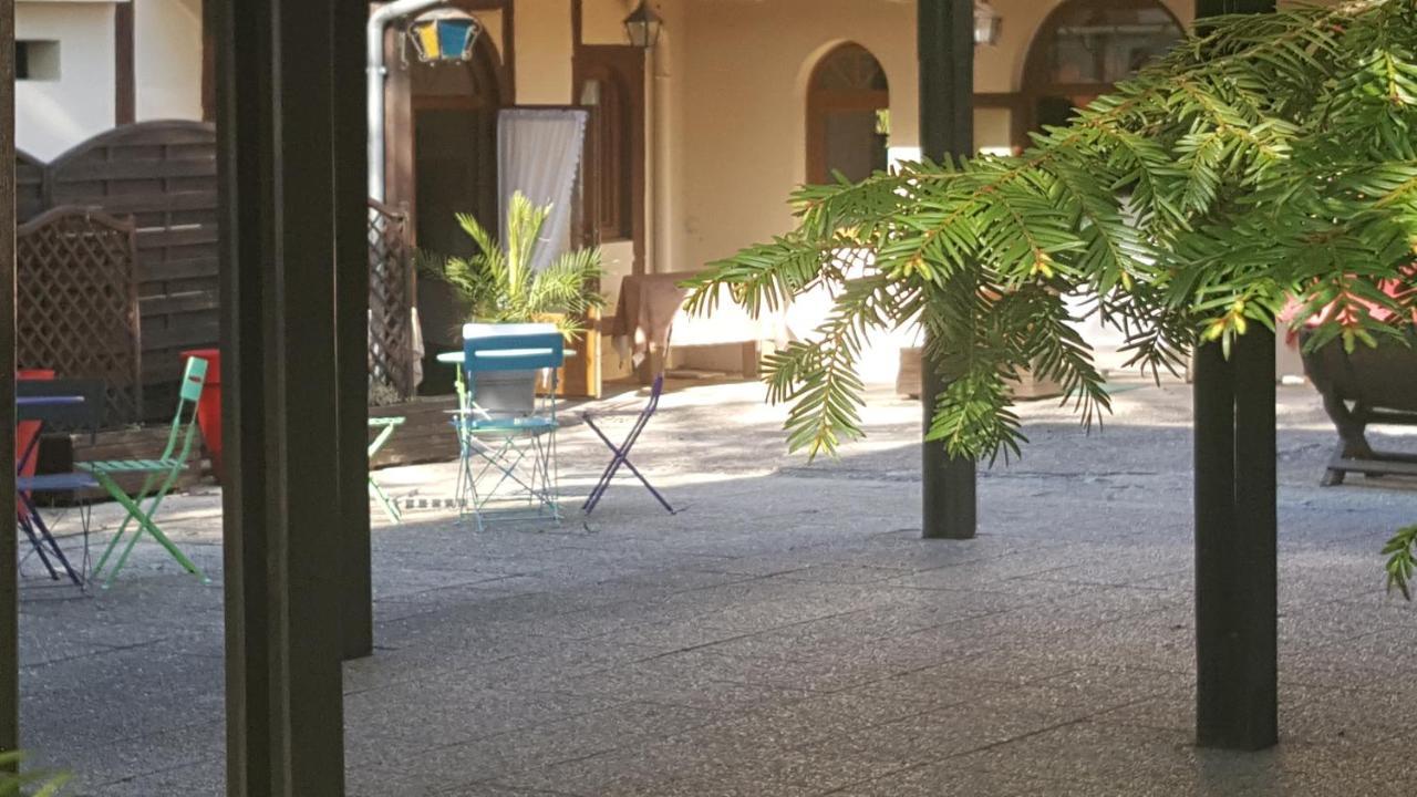 Logis Doubs Rivage Hotell Charette-Varennes Eksteriør bilde