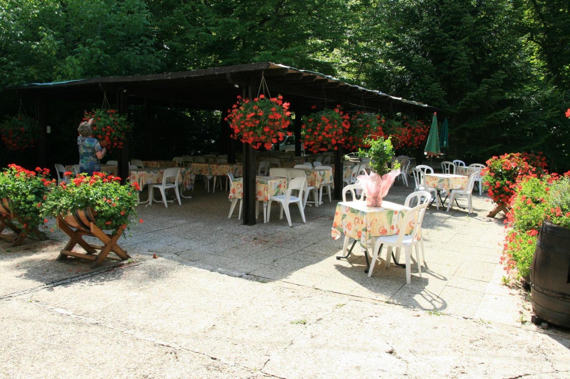 Logis Doubs Rivage Hotell Charette-Varennes Eksteriør bilde